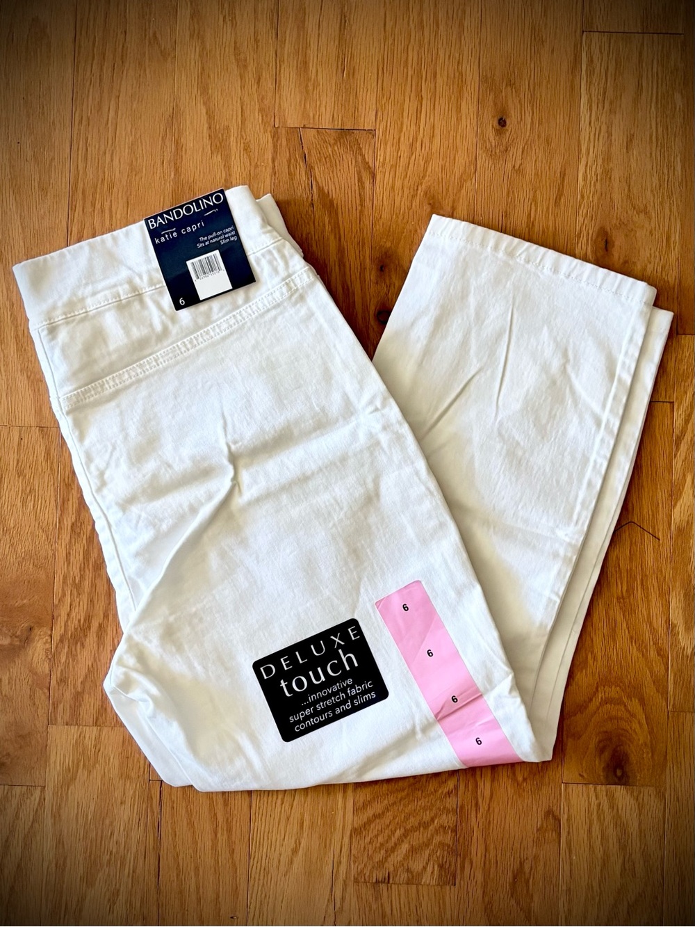 Bandolino Women’s White ‘Katie’ Capri Pull On Pants